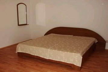 Rumānija Penzión Haţeg, Eksterjers